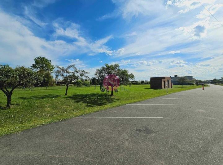 Terreno · 850m²