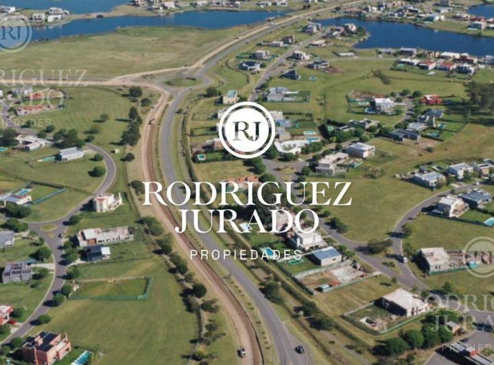 Terreno · 607m²