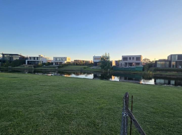 Terreno · 678m²