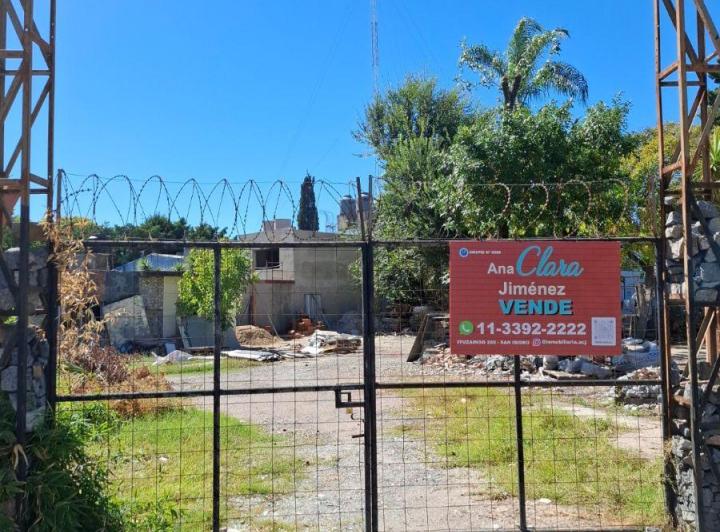 Terreno · 245m²