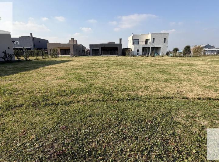 Terreno · 450m²