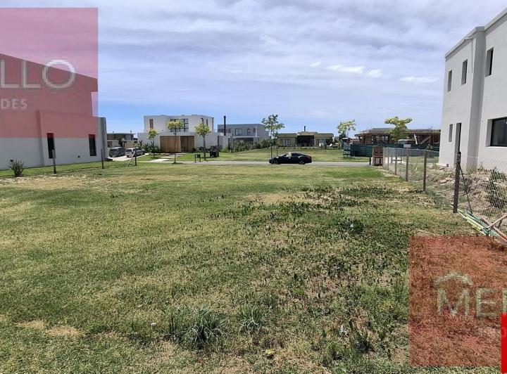 Terreno · 590m²