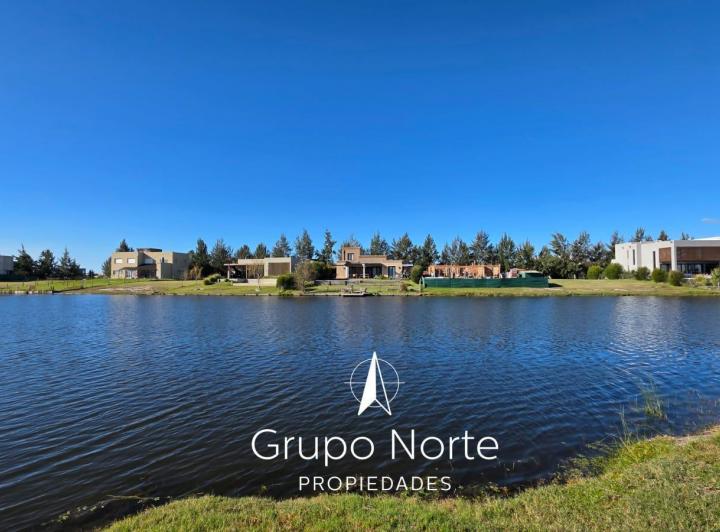 Terreno · 855m²