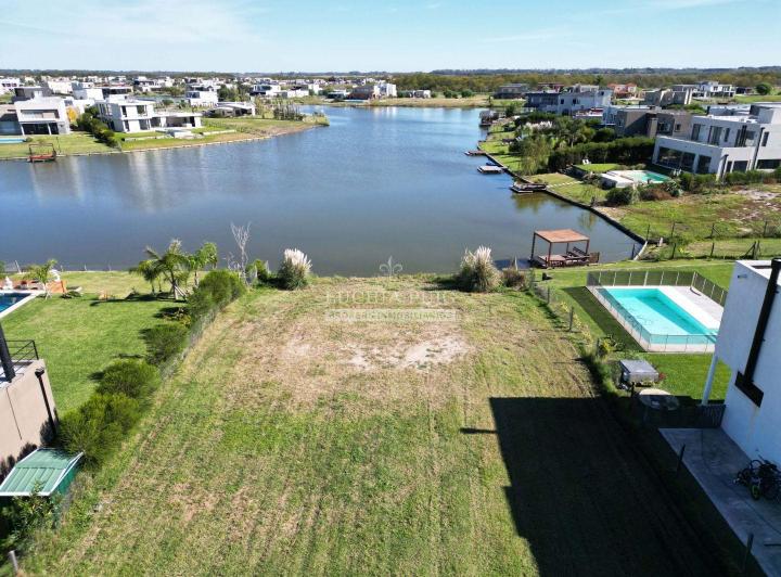 Terreno · 860m²