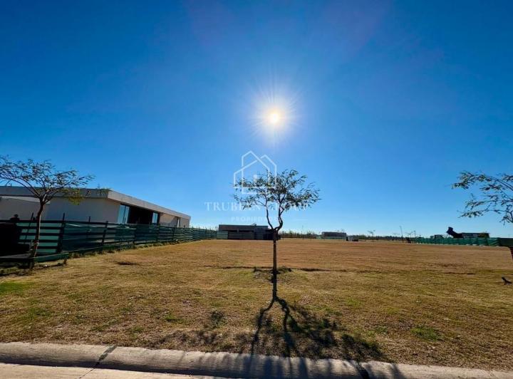 Terreno · 653m²