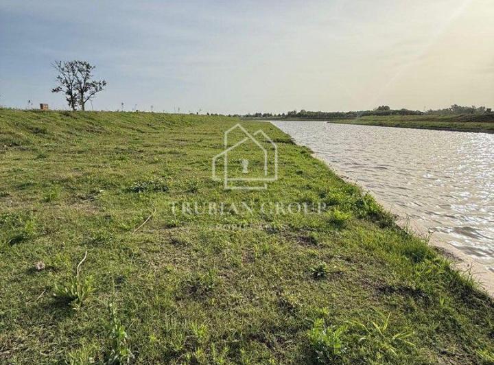 Terreno · 684m²
