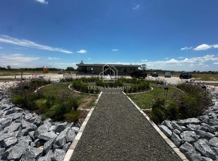 Terreno · 685m²