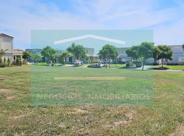 Terreno · 649m²