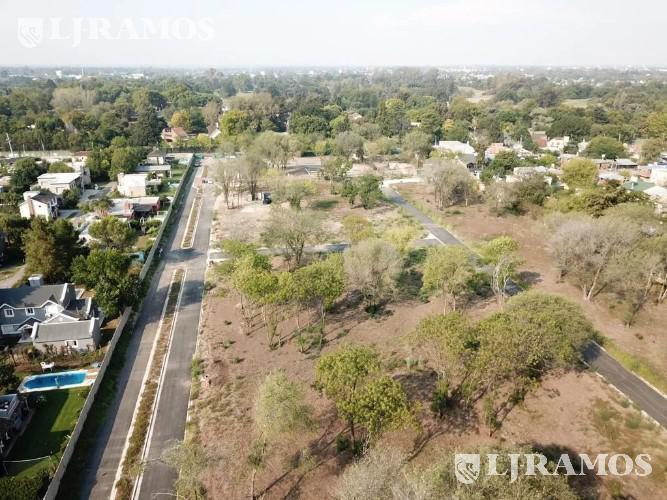 Terreno · 812m²