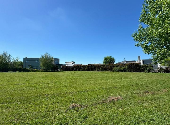 Terreno · 805m²