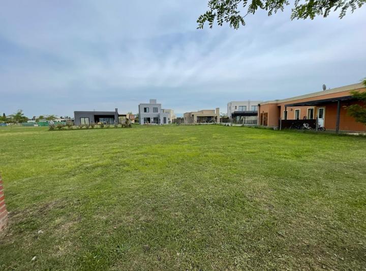 Terreno · 600m²