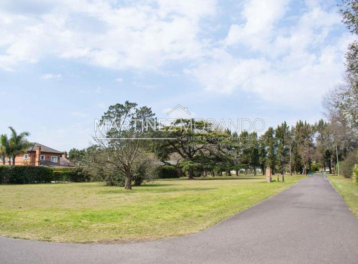 Terreno · 950m²