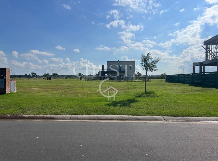 Terreno · 683m²