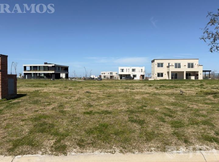 Terreno · 767m²
