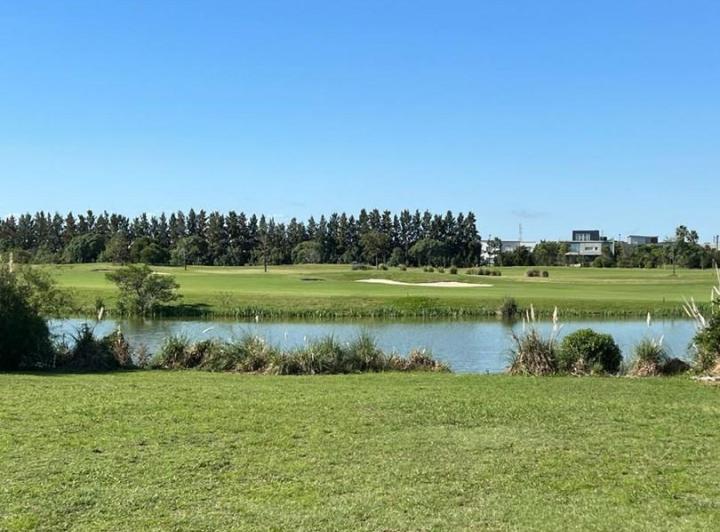 Terreno · 1400m²