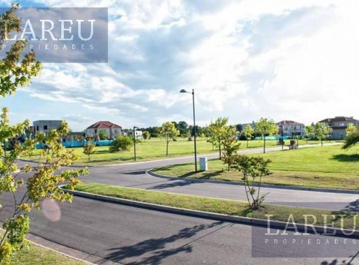 Terreno · 600m²