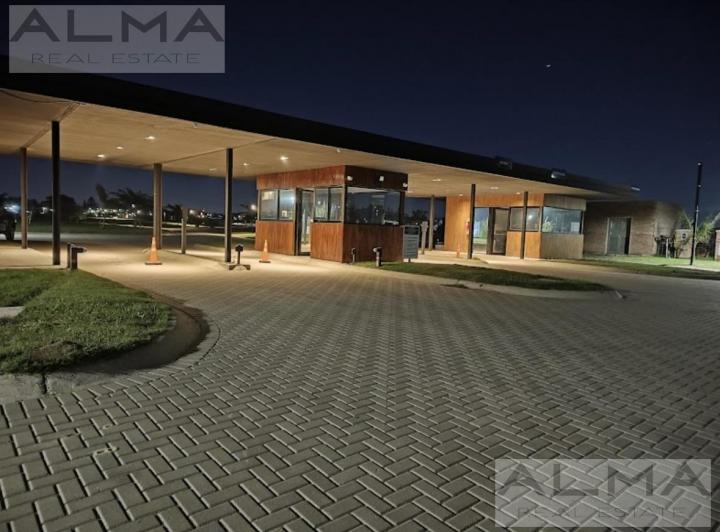 Terreno · 602m²