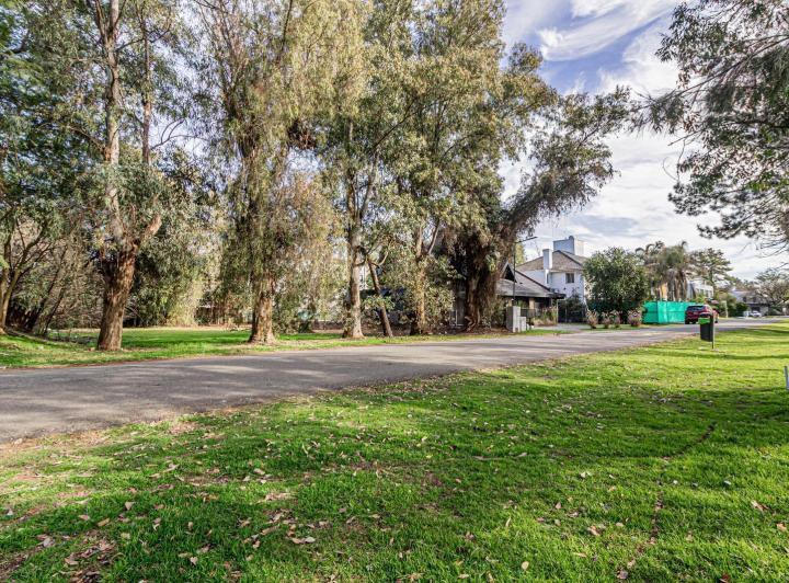 Terreno · 806m²