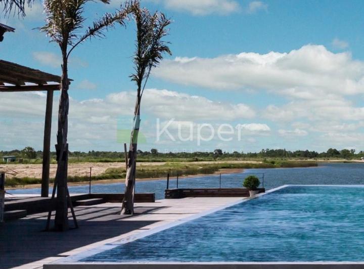 Terreno · 851m²