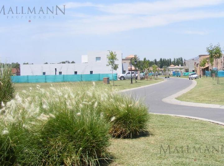 Terreno · 601m²