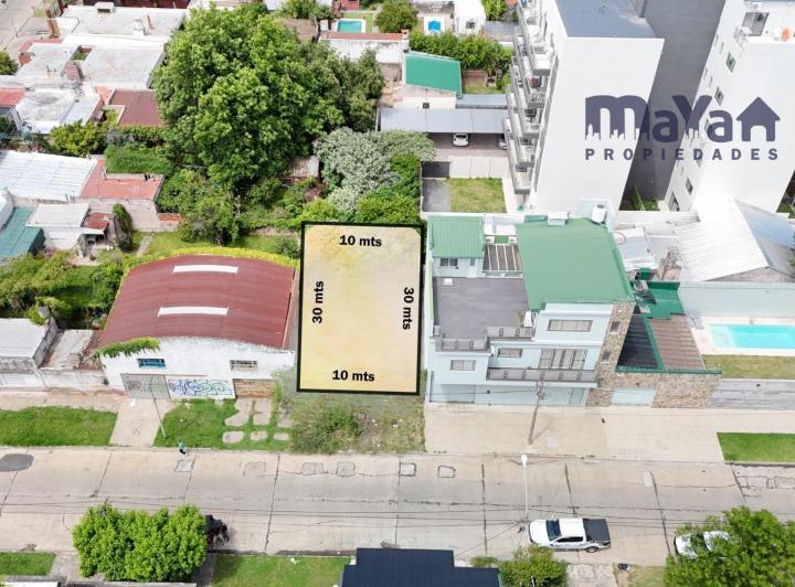 Terreno · 300m²