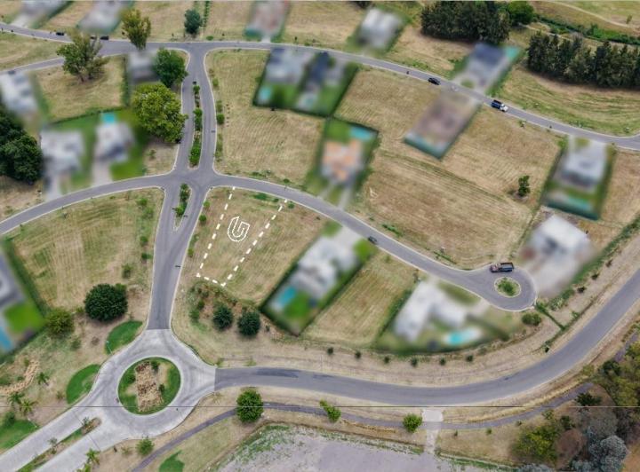 Terreno · 725m²