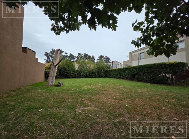 Terreno · 401m²