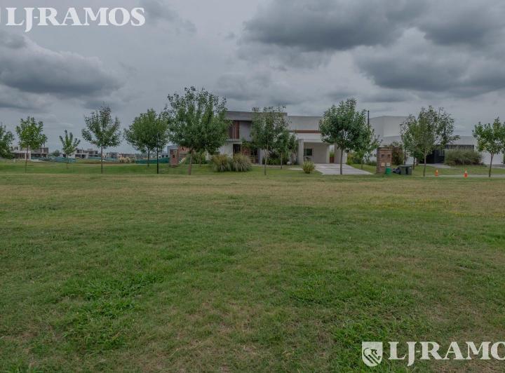 Terreno · 780m²