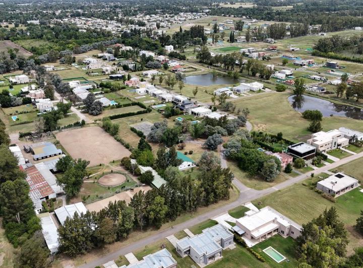 Terreno · 1600m²