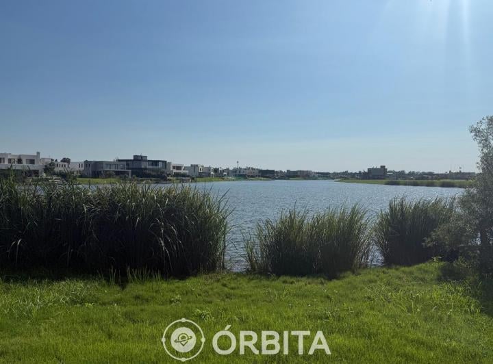 Terreno · 636m²