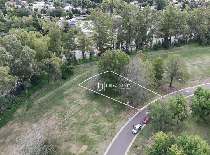 Terreno · 622m²