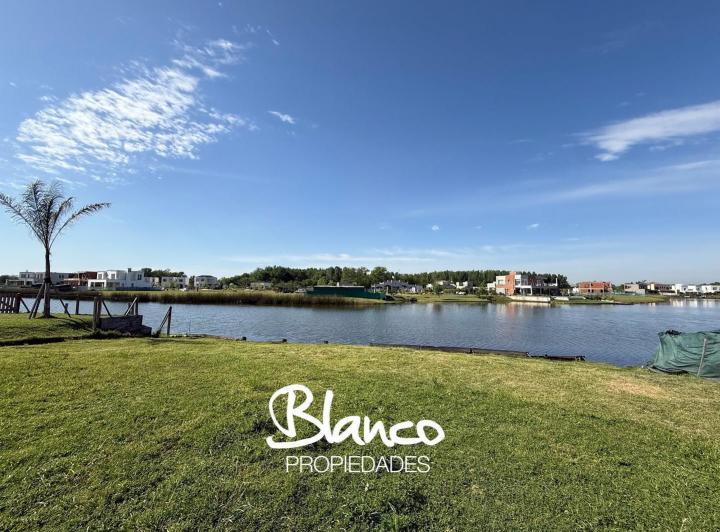 Terreno · 647m²