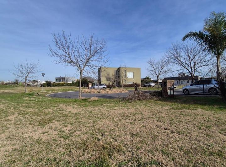 Terreno · 920m²