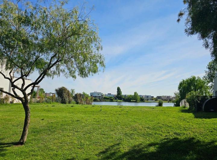 Terreno · 900m²
