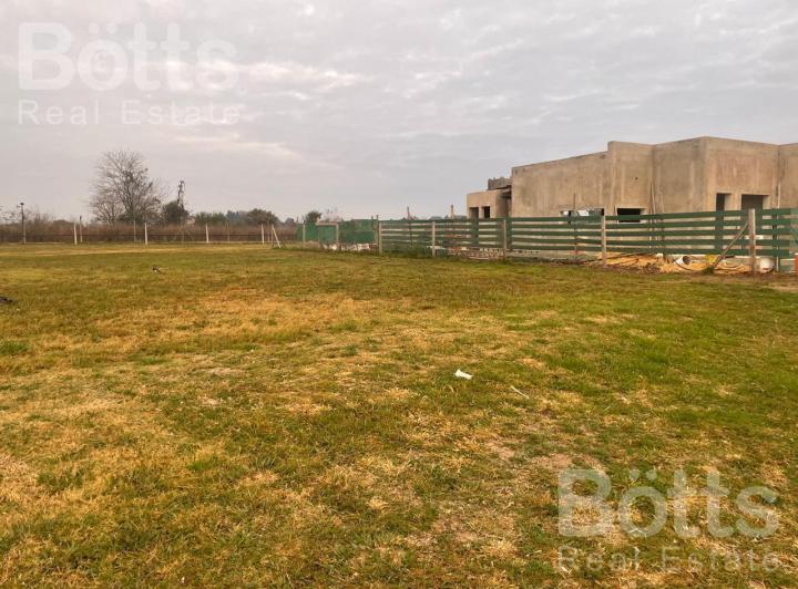 Terreno · 700m²
