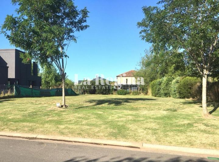 Terreno · 900m²