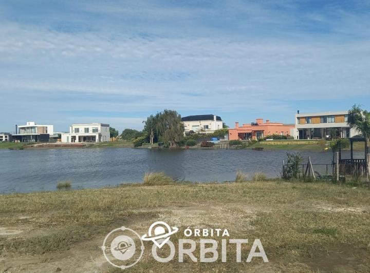 Terreno · 801m²