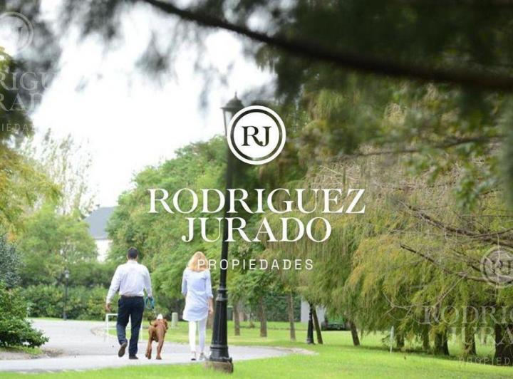 Terreno · 648m²