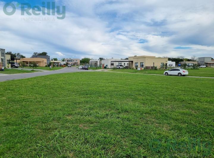 Terreno · 738m²