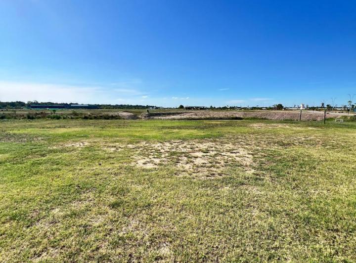 Terreno · 731m²