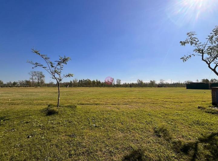 Terreno · 696m²