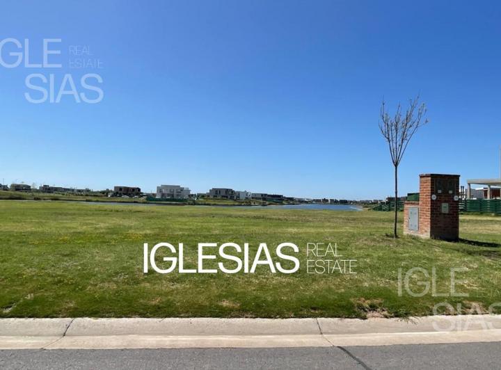 Terreno · 790m²