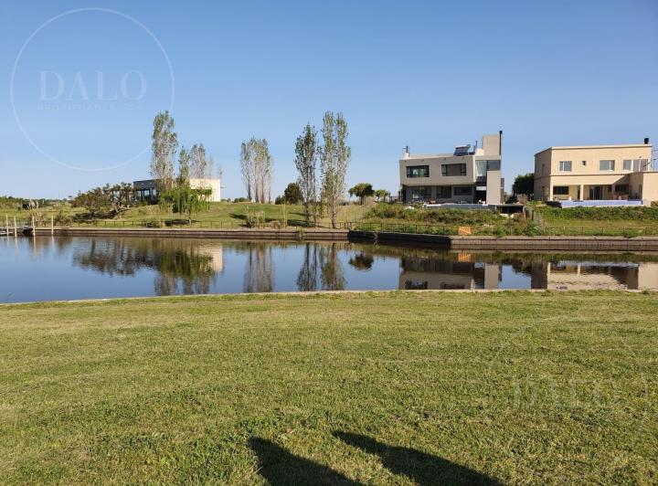 Terreno · 983m²