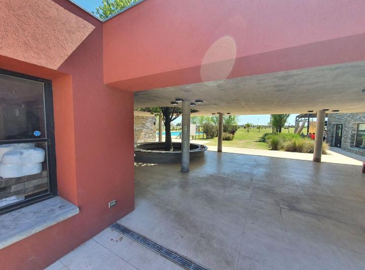 Terreno · 843m²