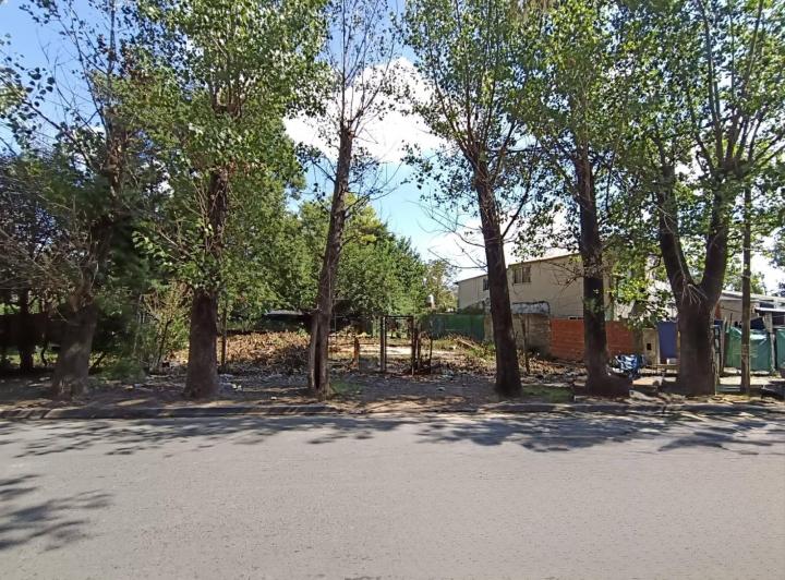 Terreno · 711m²