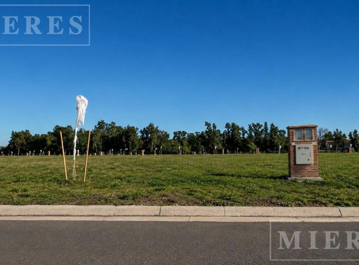 Terreno · 600m²