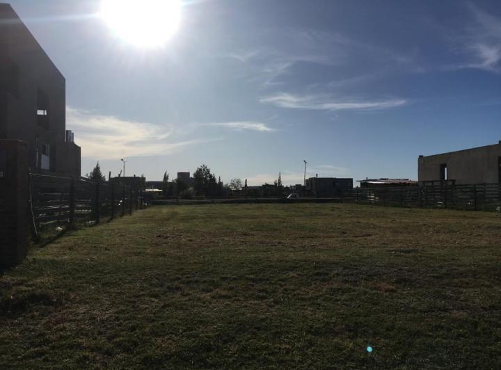 Terreno · 820m²