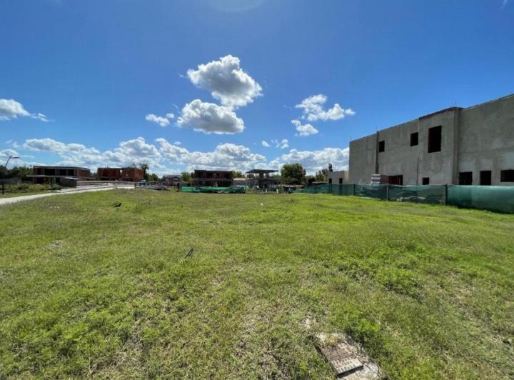 Terreno · 740m²