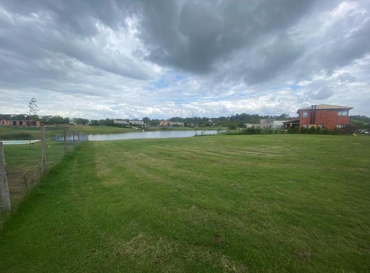 Terreno · 900m²