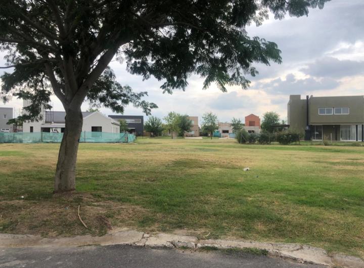 Terreno · 729m²